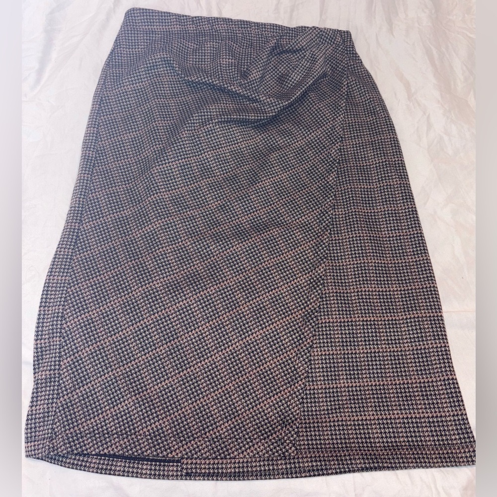 🍒 Max Studio Black and Gray Pencil Skirt